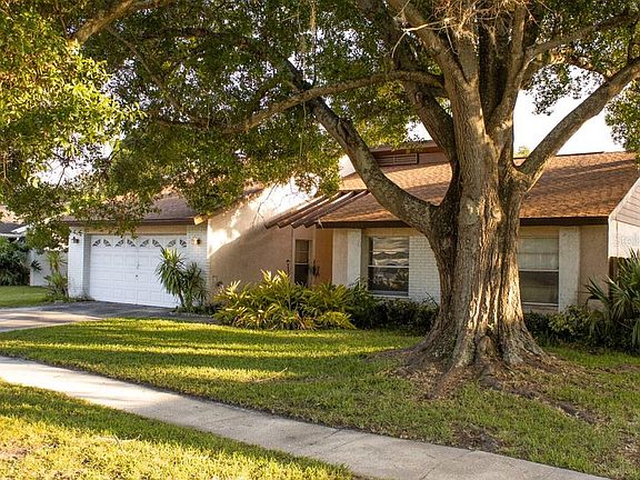 2nd image of 11322 Hollyglen Dr