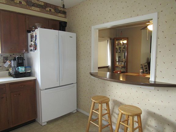5th image of 120 N Park St