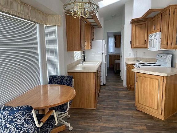 5th image of 800 Gail Gardner Way #8