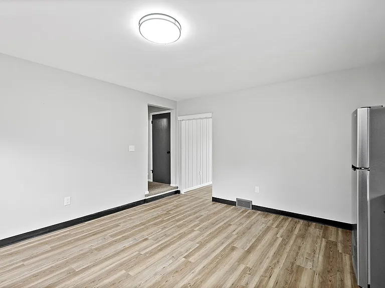 1411 Fairmont St — Photo 11