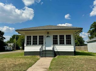 304 E Oklahoma Ave, Blackwell, OK 74631