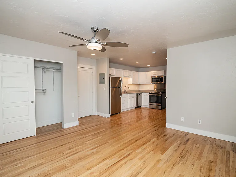 777 N Corona St — Photo 37