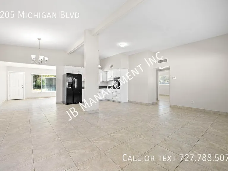 1205 Michigan Blvd — Photo 5