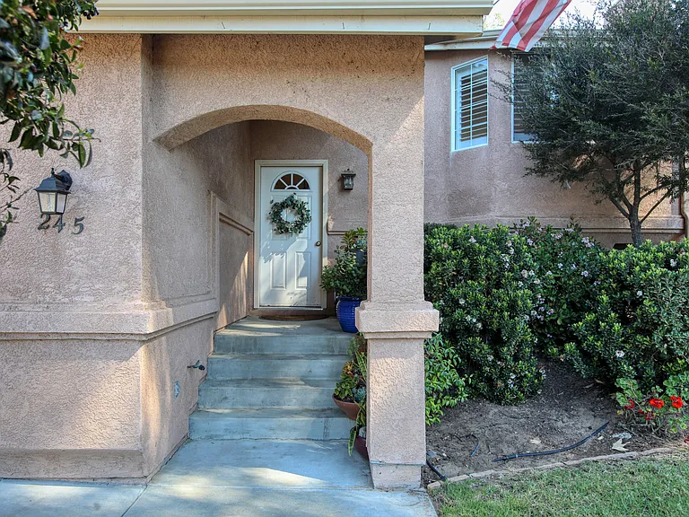 245 Hazel Ln — Photo 4