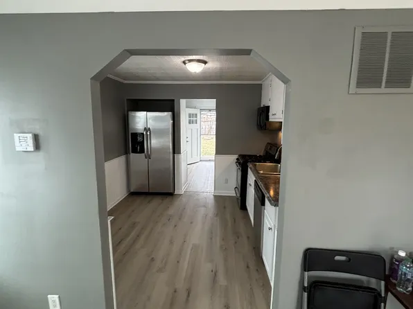 19029 Victor St, Roseville, MI 48066