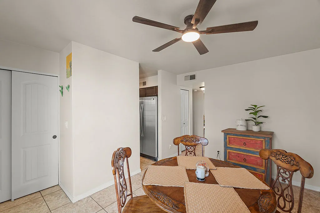 3 bed, 1306 sqft, $2,100 — Photo 4