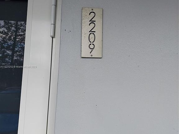 4th image of 19255 NE 2nd Ave APT 2209