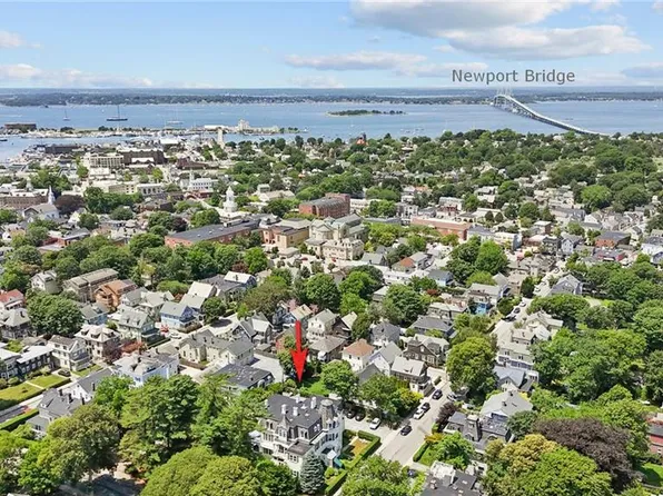 45 Ayrault St APT 11, Newport, RI 02840