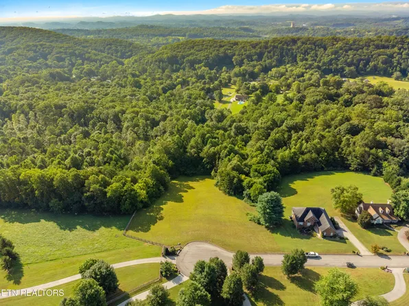 6148 Edmondson Ln #12-R, Knoxville, TN 37918