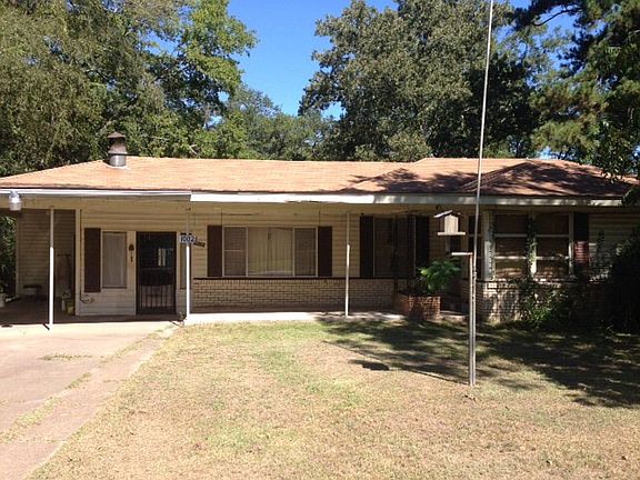 4th image of 1002 Jordan Ave