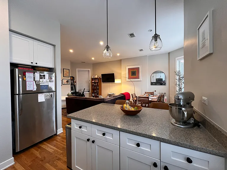 609 W Oakdale Ave #41 — Photo 3