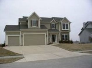 15623 S Widmer St, Olathe, KS 66062