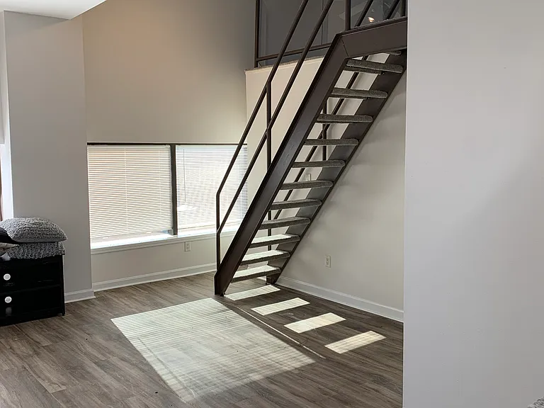 278-282 Derby St #7 — Photo 7