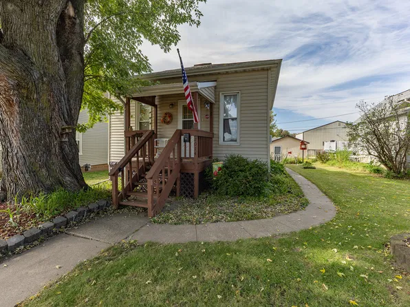 2014 Roosevelt St, Clinton, IA 52732