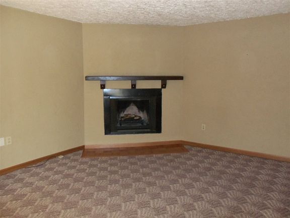 3rd image of 935 Fox Ave
