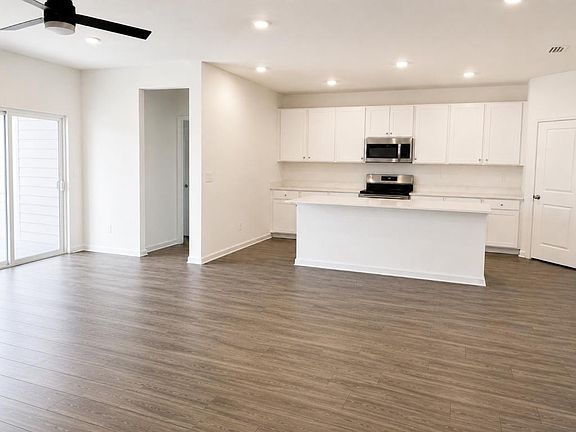 4th image of 4713 SW 83rd Loop