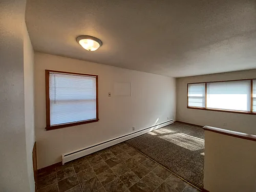 990 Lynde Dr NE Photo 1