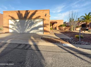 1586 W Calle Hacienda, Green Valley, AZ 85622