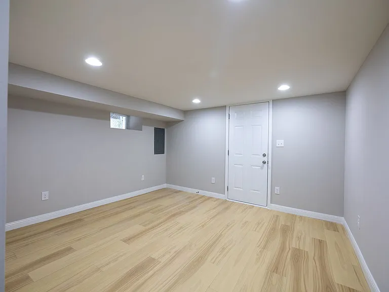 5544 N Lawrence St — Photo 7