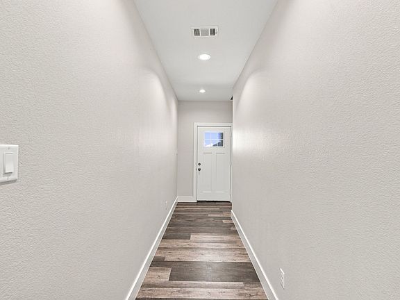4th image of 370 3rd Ave