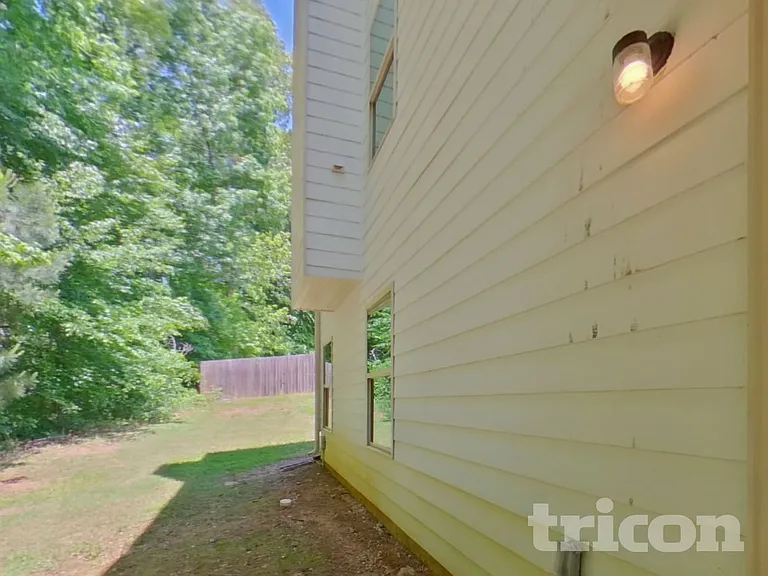 333 Daffodil Dr — Photo 15
