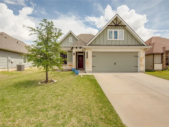 2120 Markley Dr, Bryan, TX 77807