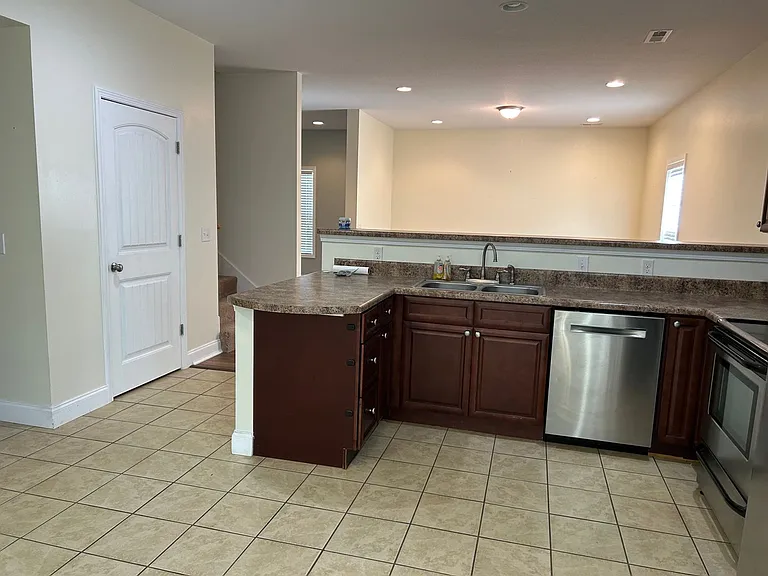 1311 Carrberry Ct — Photo 5