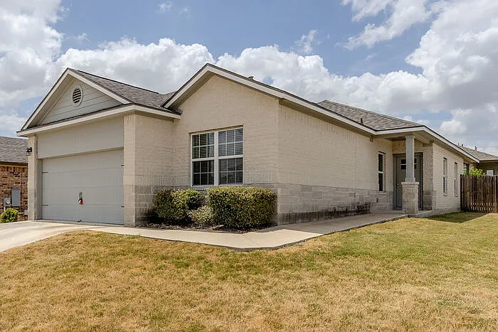 3 bed, 2.0 bath, $2,395 — Photo 4
