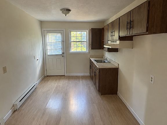 2nd image of 34-42 Royal Oak Dr #3