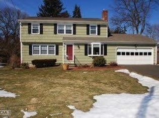 42 Heather Ln, Fairfield, CT 06824