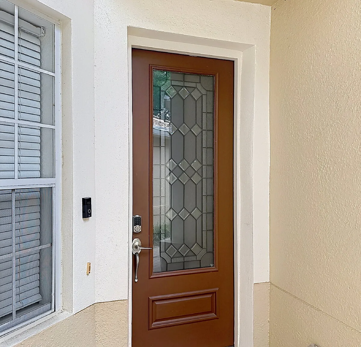 3 bed, 2.5 bath, 2010 sqft, $2,495 — Photo 2