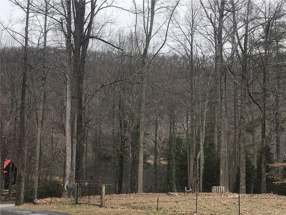 1st image of 9 Tanglewood Ln