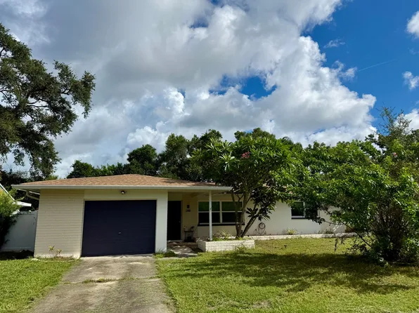 13583 Imperial Grove Dr N, Largo, FL 33774
