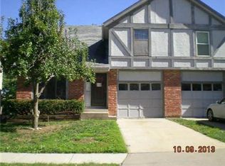 8831 Cottonwood St, Lenexa, KS 66215