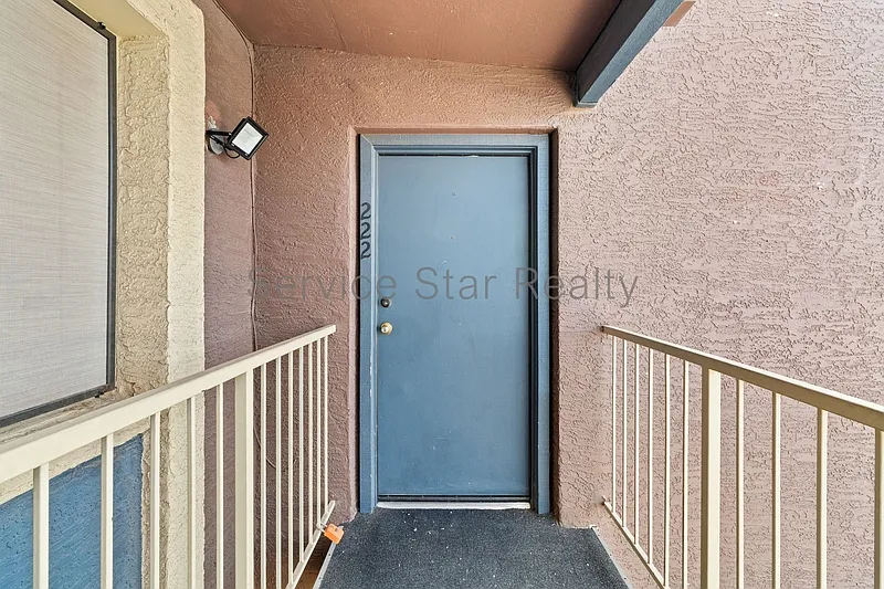 3 bed, 2.0 bath, 1136 sqft, $1,324 — Photo 3