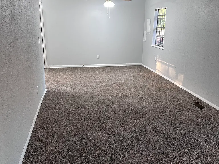3204 N Fonshill Ave — Photo 6