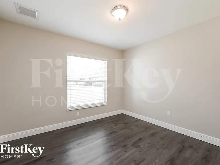 2718 26th St W — Photo 12