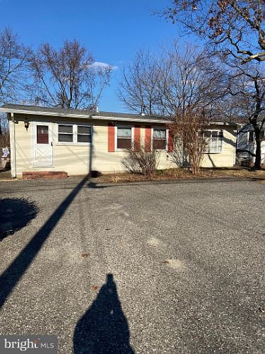 1st image of 213 Florence Ave