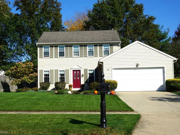 9745 Grist Mill Run, Olmsted Falls, OH 44138