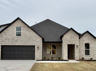 2906 N Grey Squirrel Dr, Fayetteville, AR 72704