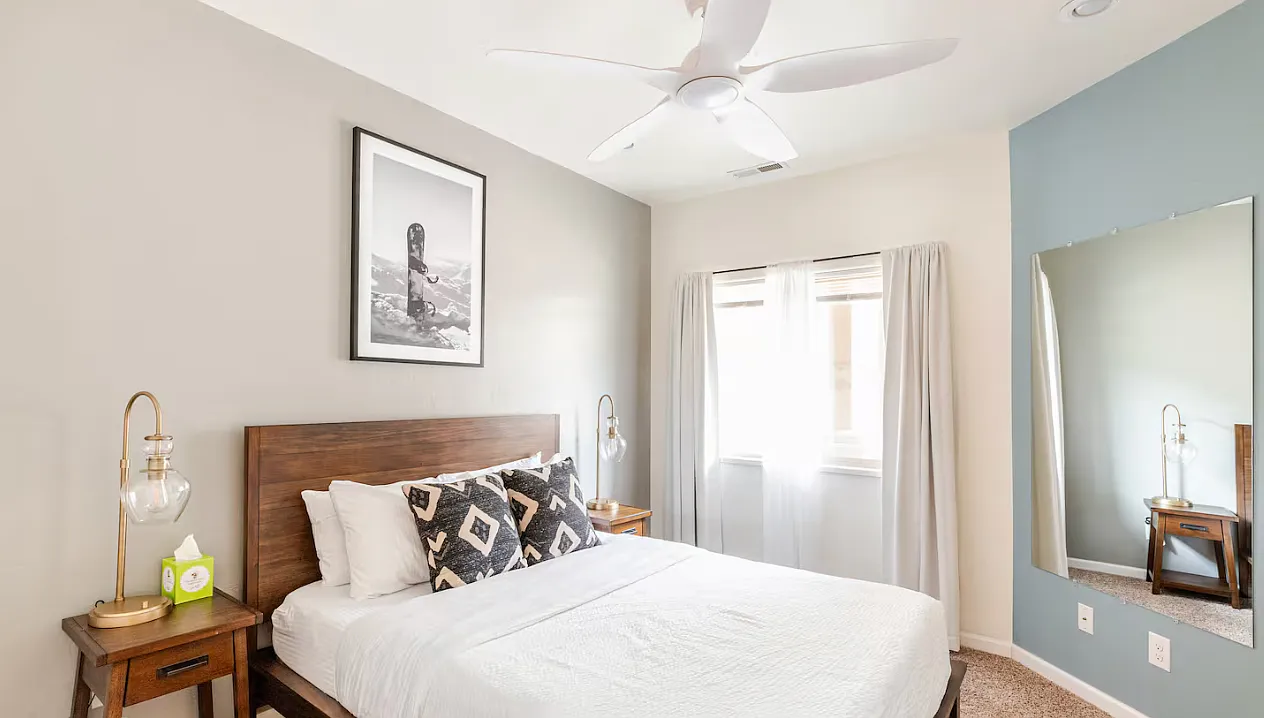 2 bed, 1043 sqft, $3,000 — Photo 4