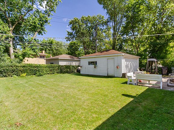 4th image of 9309 Karlov Ave