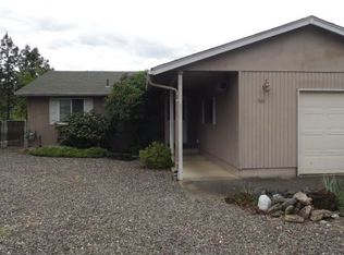 944 SE Vine Maple Dr, Myrtle Creek, OR 97457