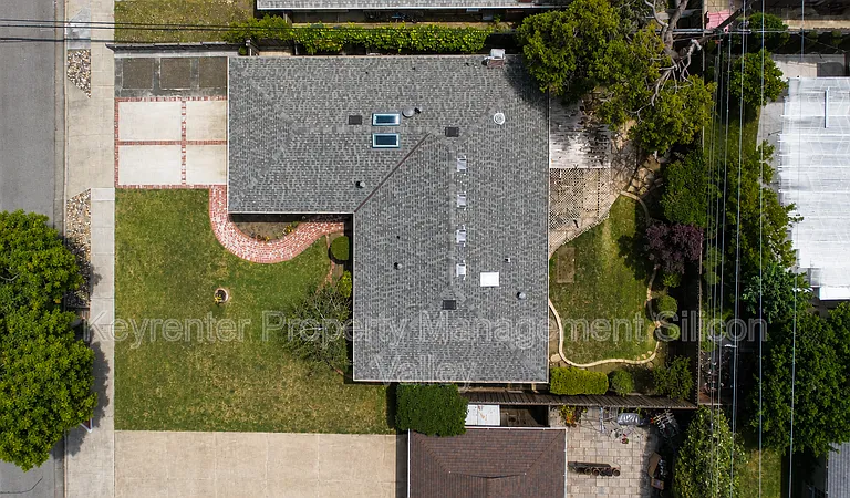 1114 Lynn Way — Photo 23