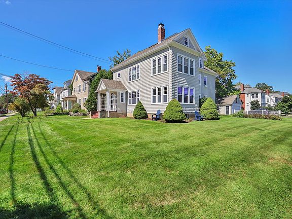 3rd image of 152 Brace Rd #1