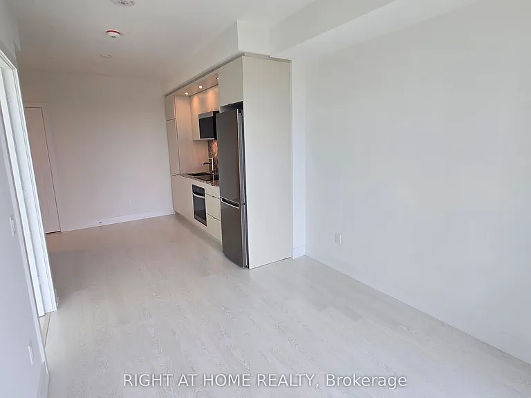 60 Central Park Dr #1007 — Photo 45