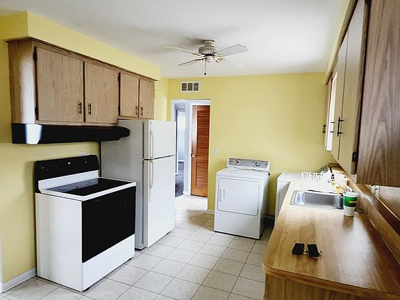 3rd image of 4827 Clippert St