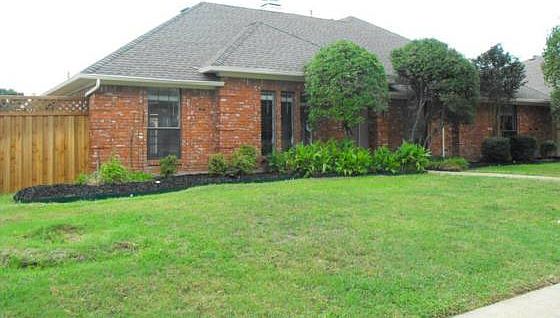 1st image of 820 Forest Edge Ln