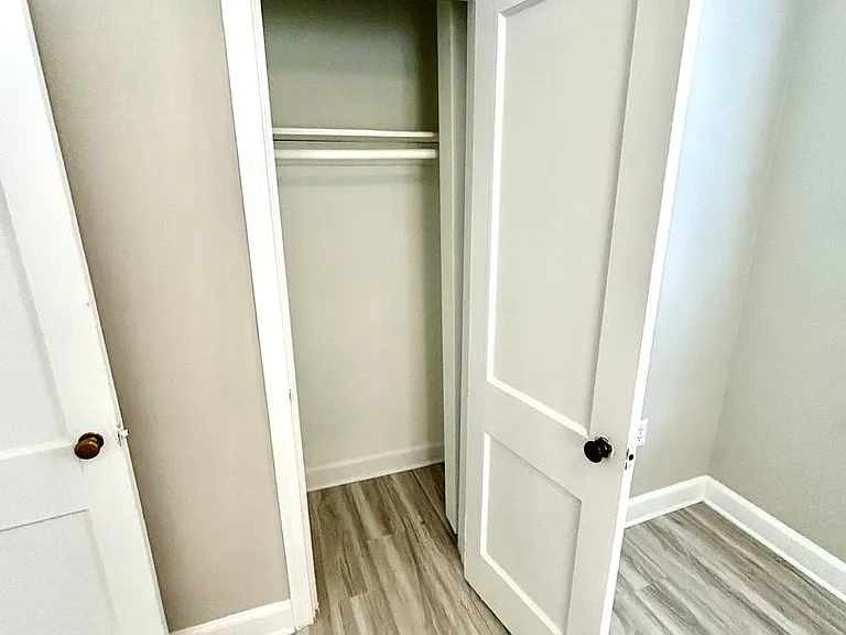 1107 W Rowan St — Photo 15