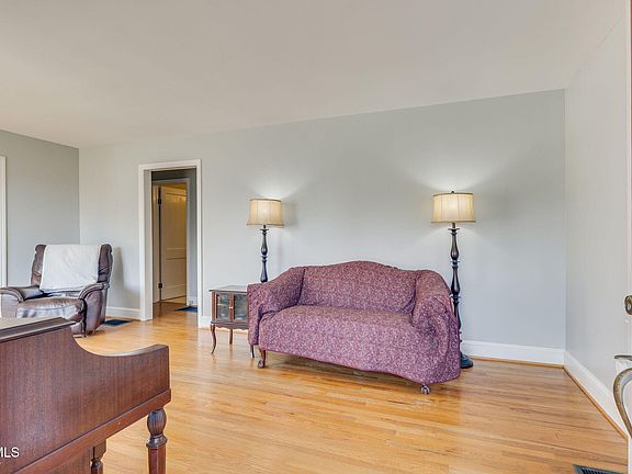 5th image of 1347 Warpath Dr